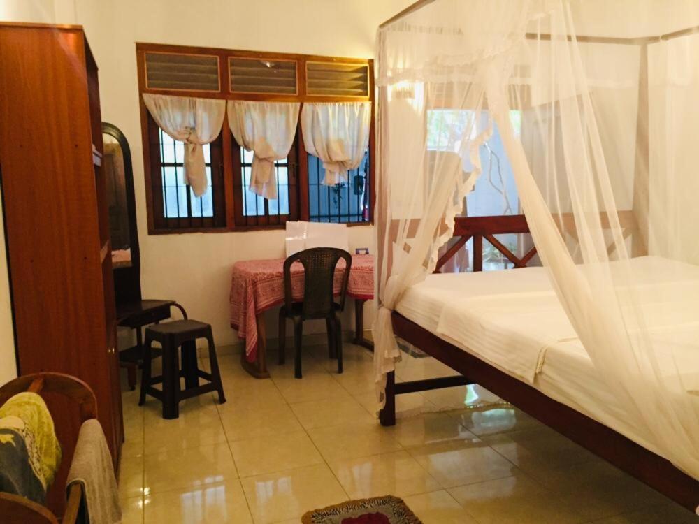 Ameesha Guesthouse Unawatuna Bilik gambar
